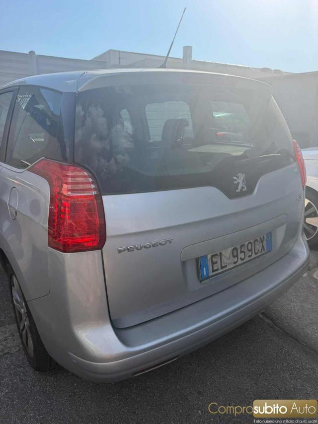 PEUGEOT 5008 1.6 HDi 7 POSTI
