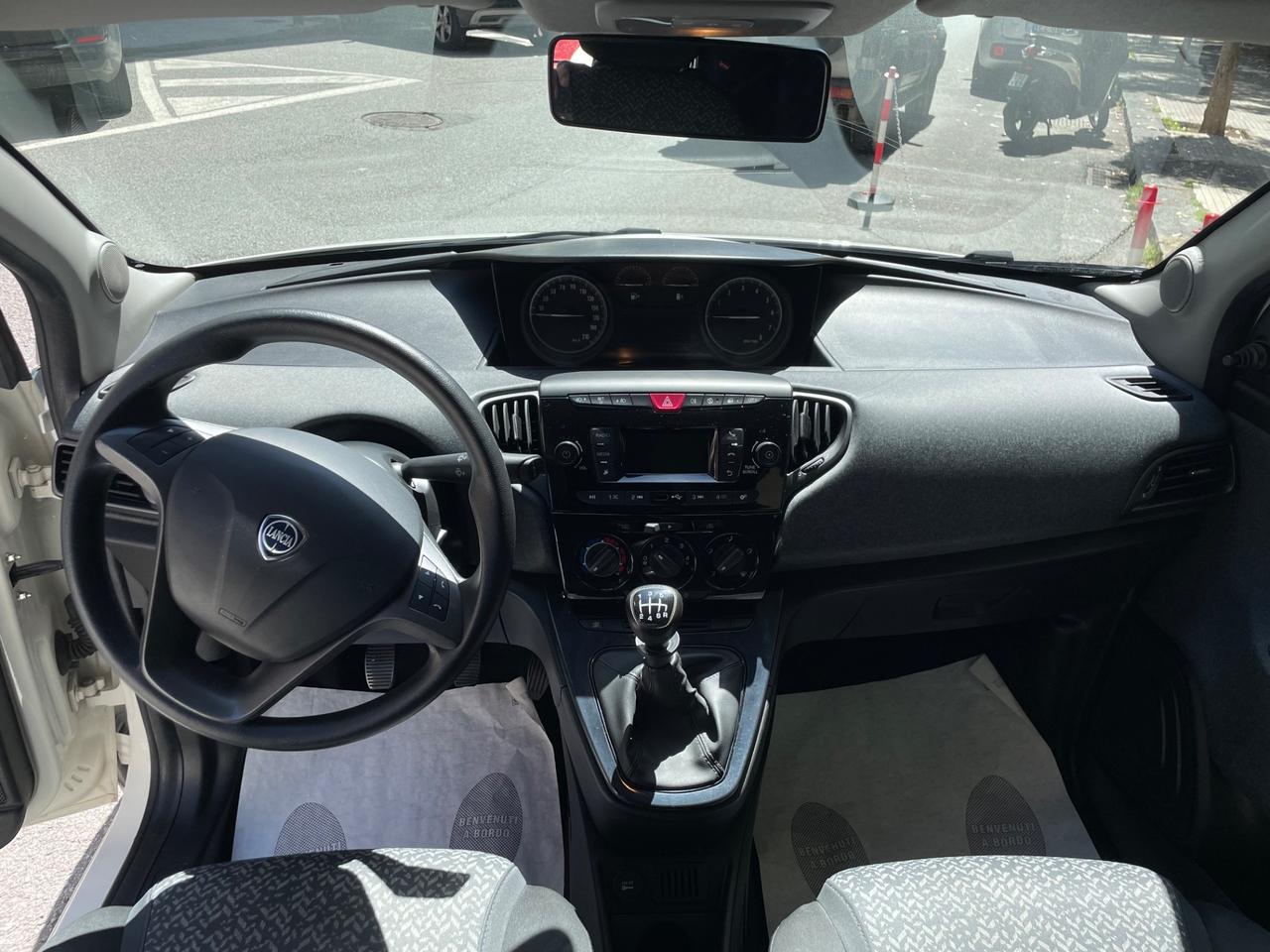 Lancia Ypsilon 1.0 FireFly 5 porte S&S Hybrid Ecochic