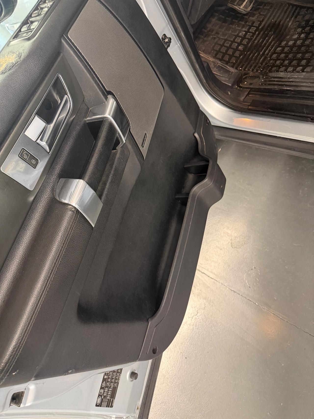 Land Rover Discovery 4 3.0 TDV6 HSE