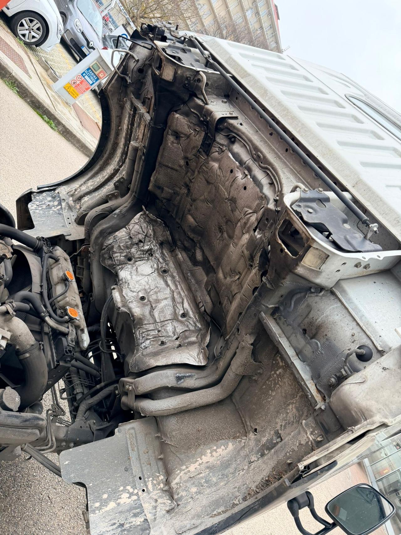 CABSTAR GRU E RIBALTABILE MOTORE ROTTO
