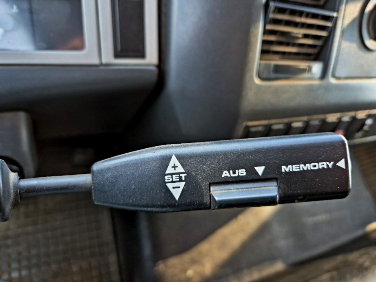 MAN 13 284 cassone e gru scarrabili con Radiocomando