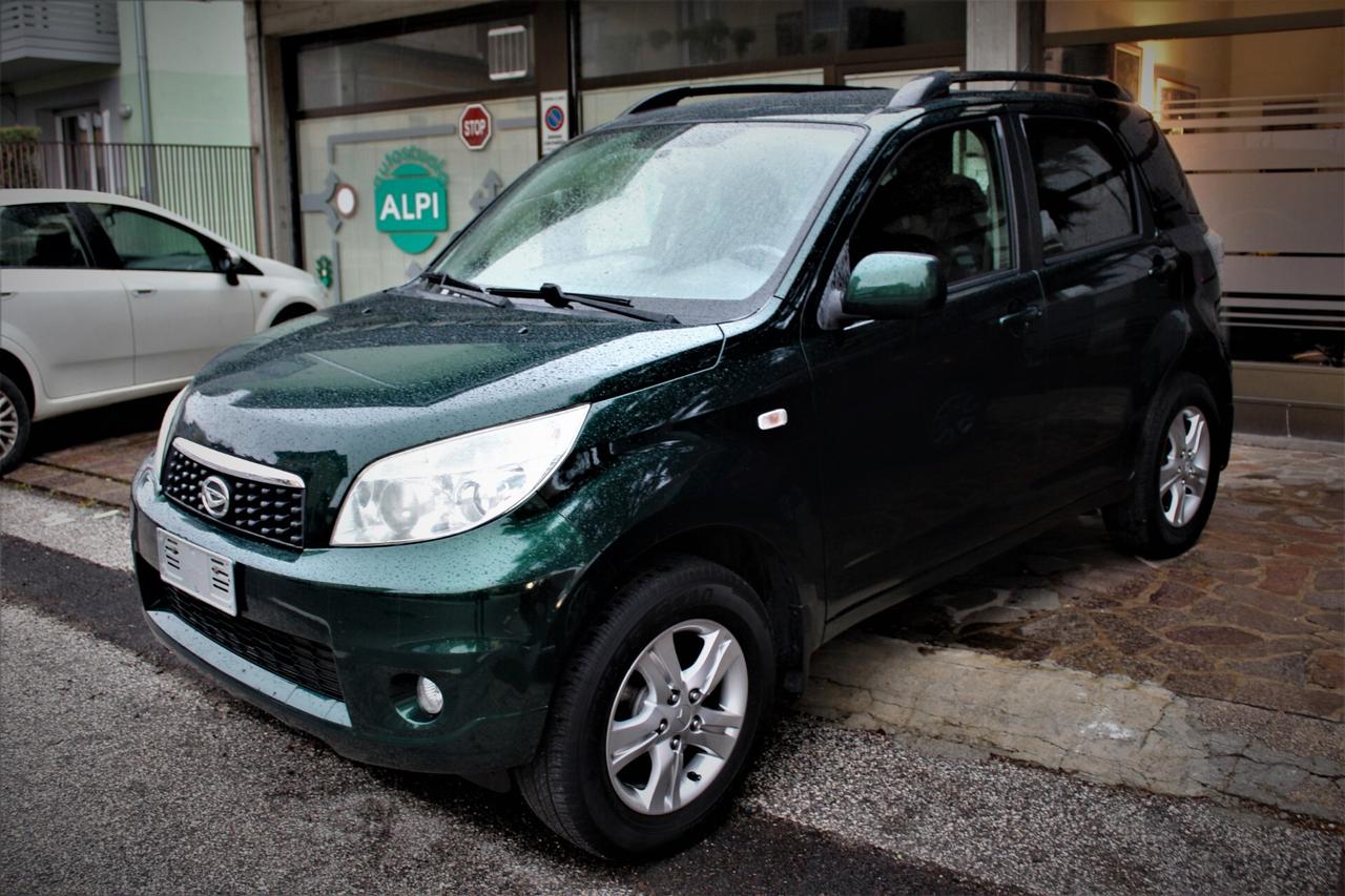 Daihatsu Terios 1.5 4WD Top - Gancio -