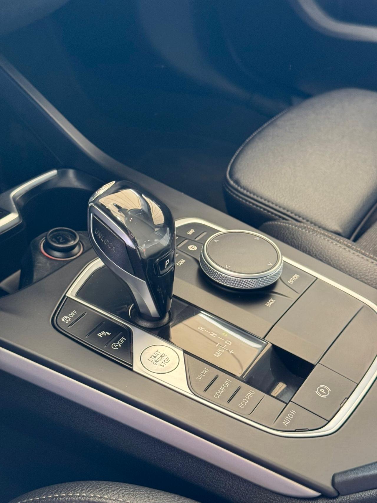 Bmw 118 118d 5p. Business Advantage