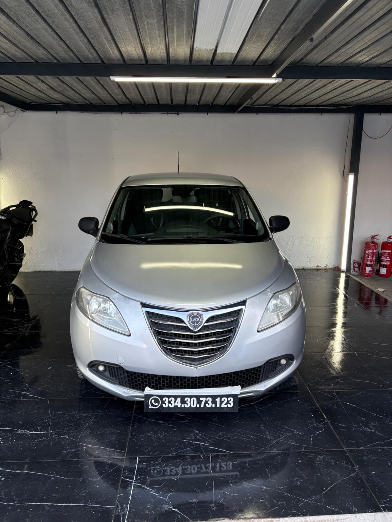 Lancia Ypsilon 1.2 69 CV 5 porte GPL Ecochic Silver