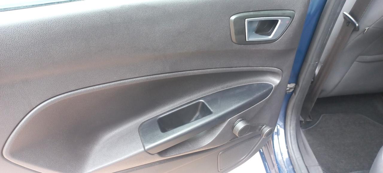 Ford Fiesta 1.4 5p. Bz.- GPL Titanium