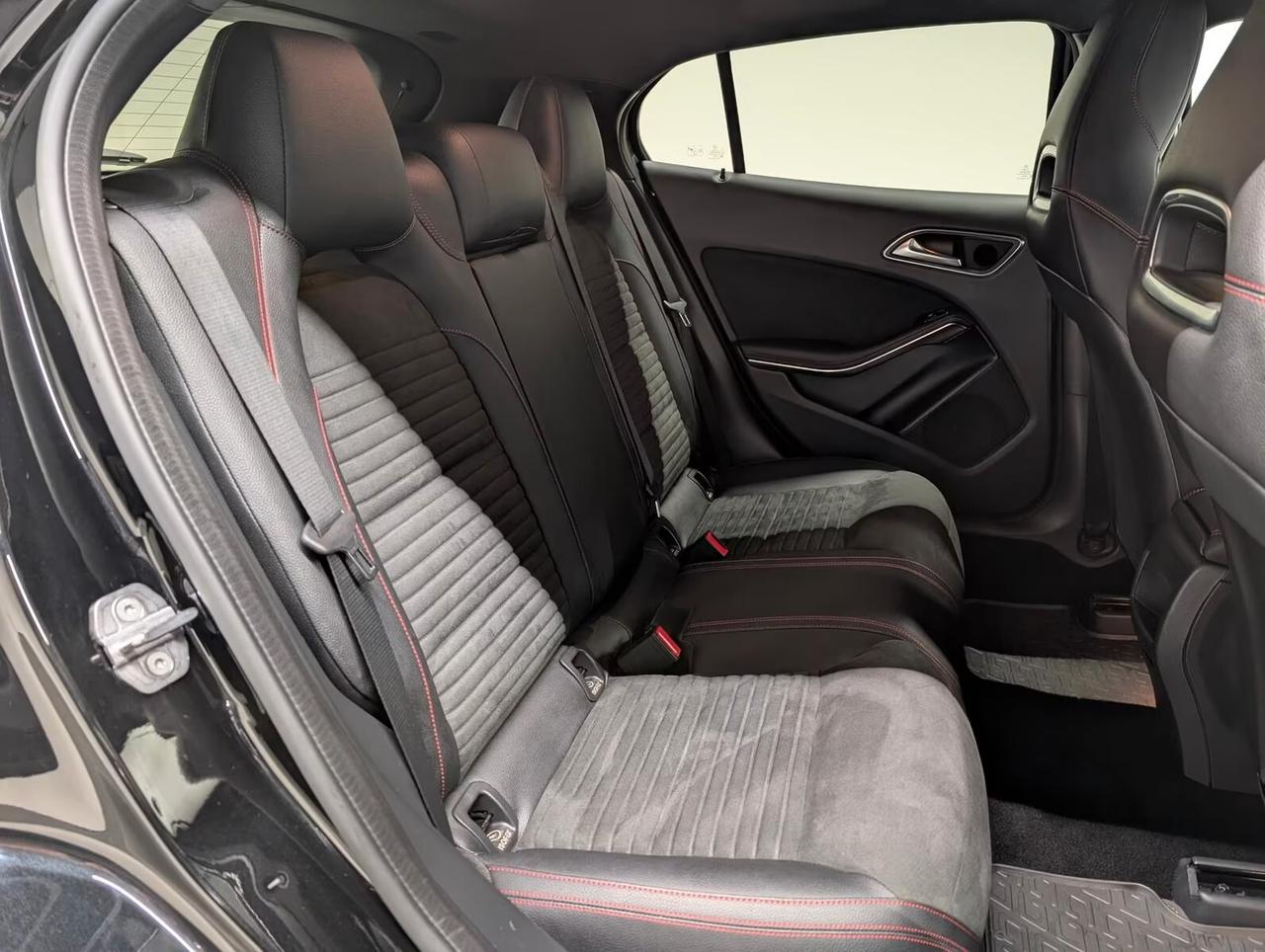 Mercedes-benz GLA 180 AMG line