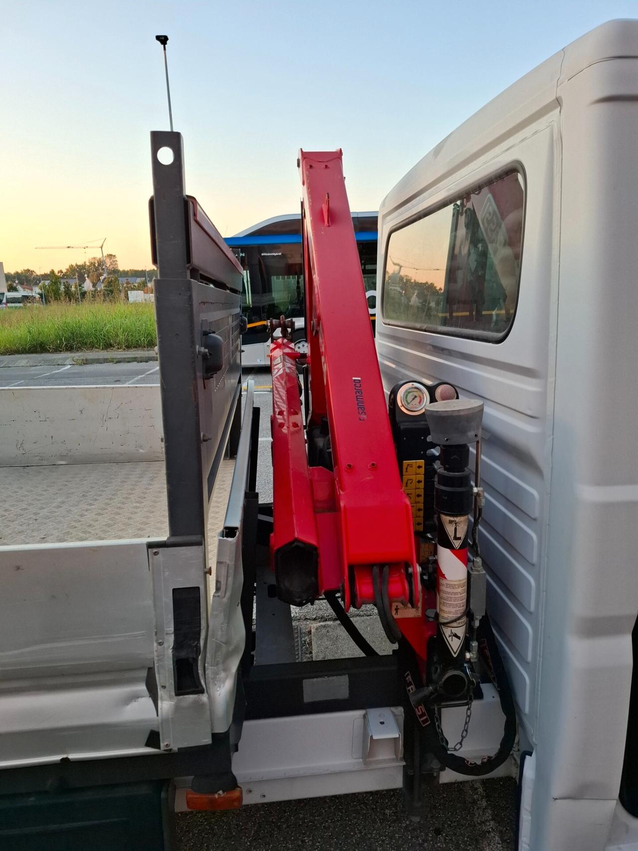 Fiat Ducato 2.3 cassonato con Doppia cabina 7 posti allestito con Gru Fassi