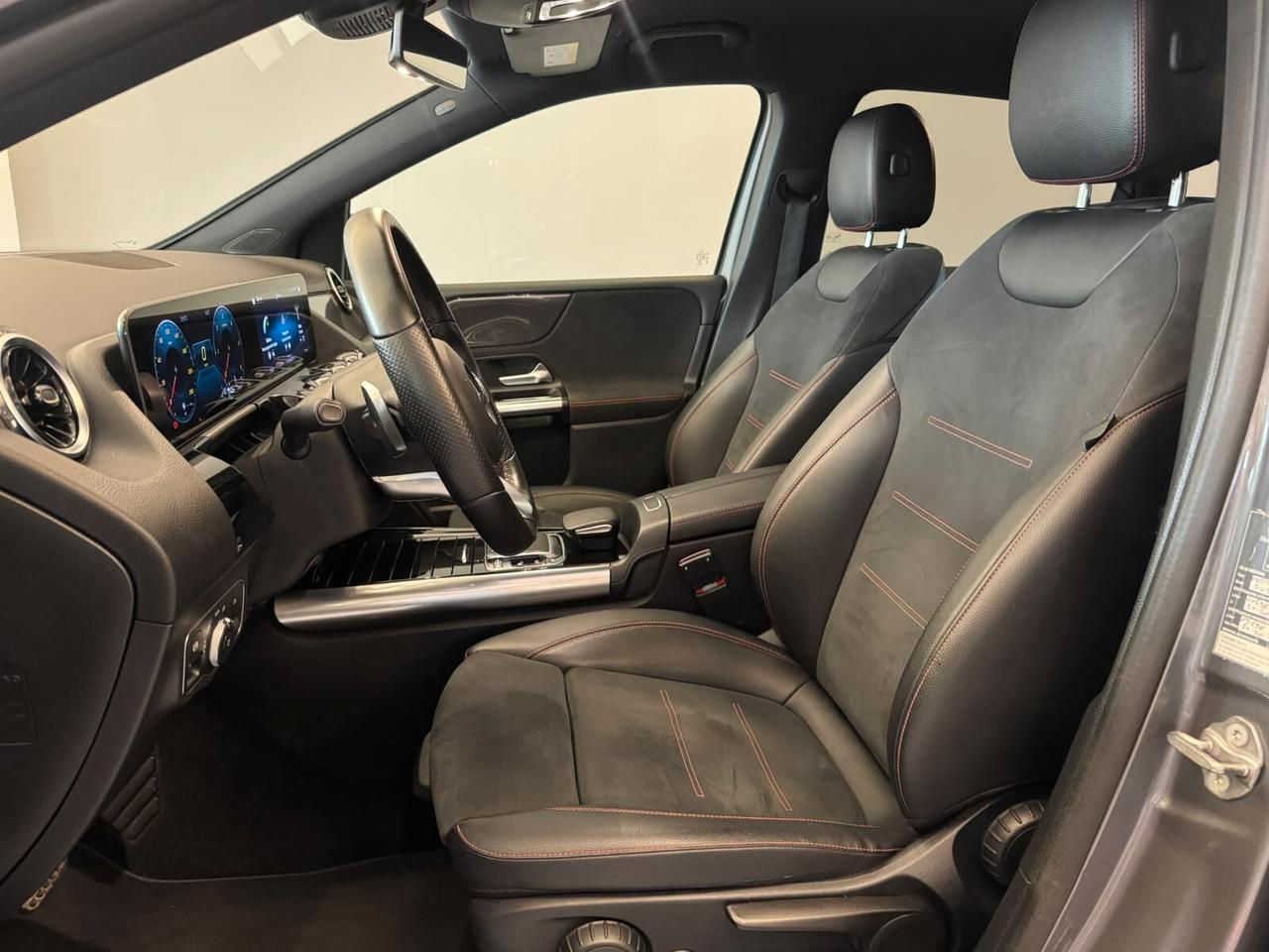 MERCEDES-BENZ CLASSE B 180D PREMIUM AMG LINE AUTOMATICA FULL