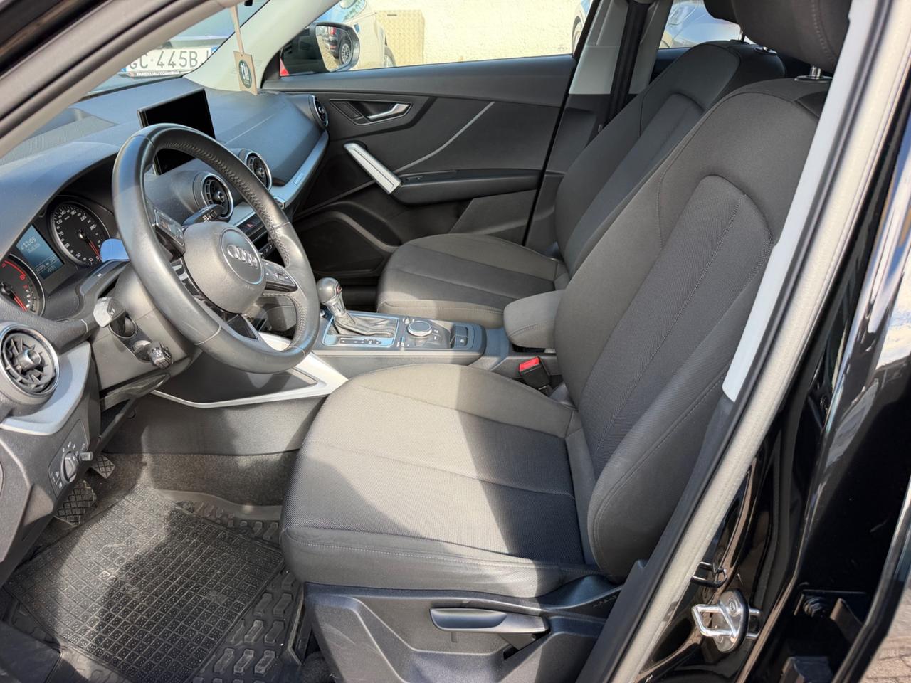 Audi Q2 30 TDI S tronic Identity Black