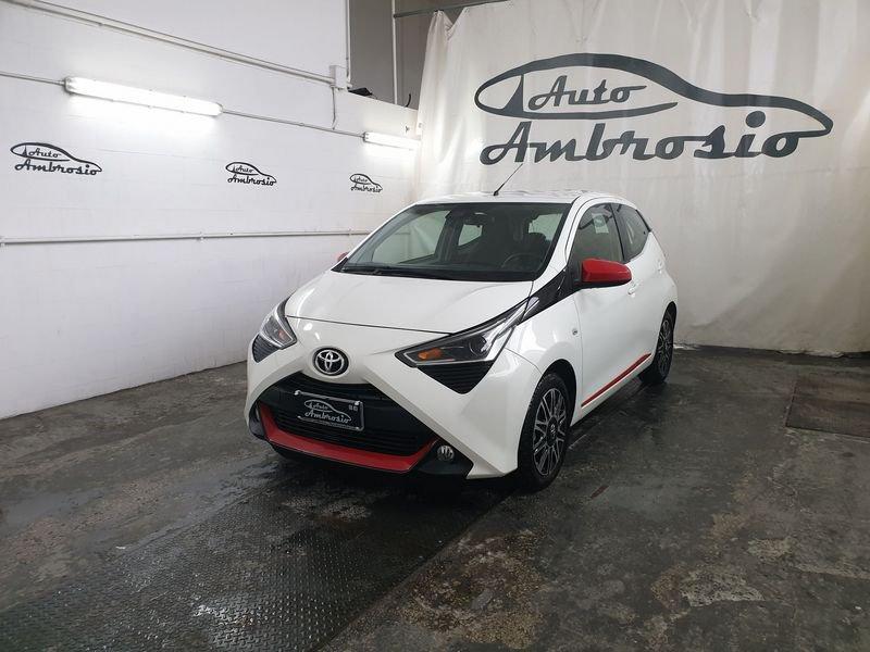 Toyota Aygo Connect 1.0 VVT-i 72 CV 5 porte x-play DA 149,00 euro AL MESE