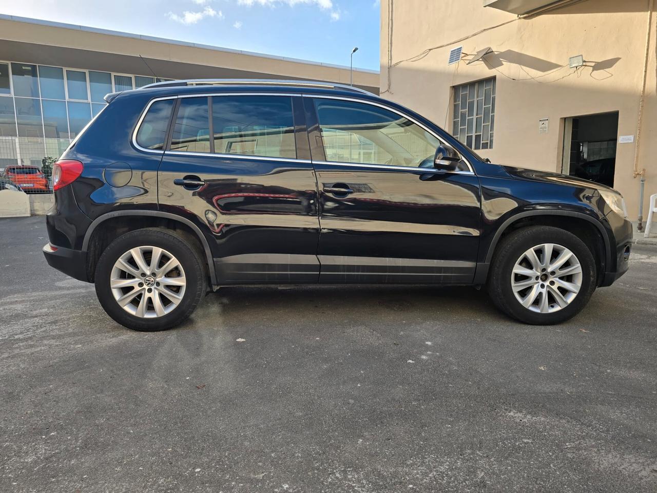 Volkswagen Tiguan 2.0 16V TDI DPF tiptronic Sport & Style (18°)