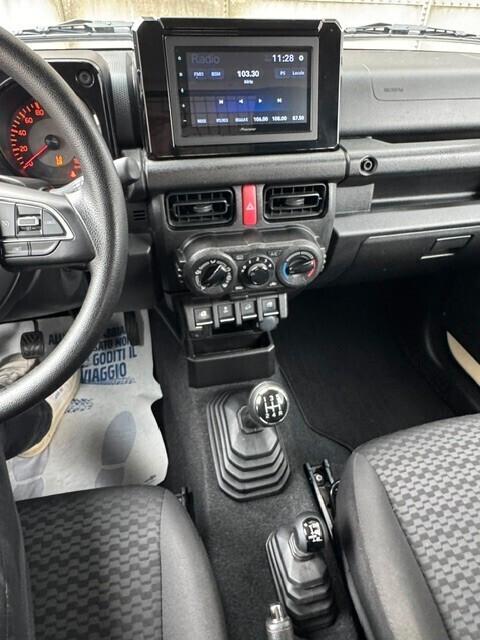Suzuki Jimny 1.5 5MT Top (AUTOCARRO N1)