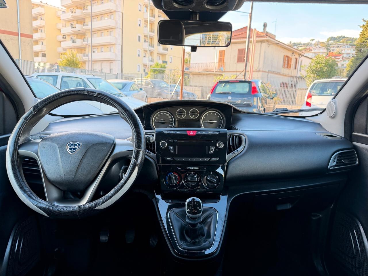 Lancia Ypsilon 0.9 TwinAir 85 CV 5 porte Metano Ecochic Elle