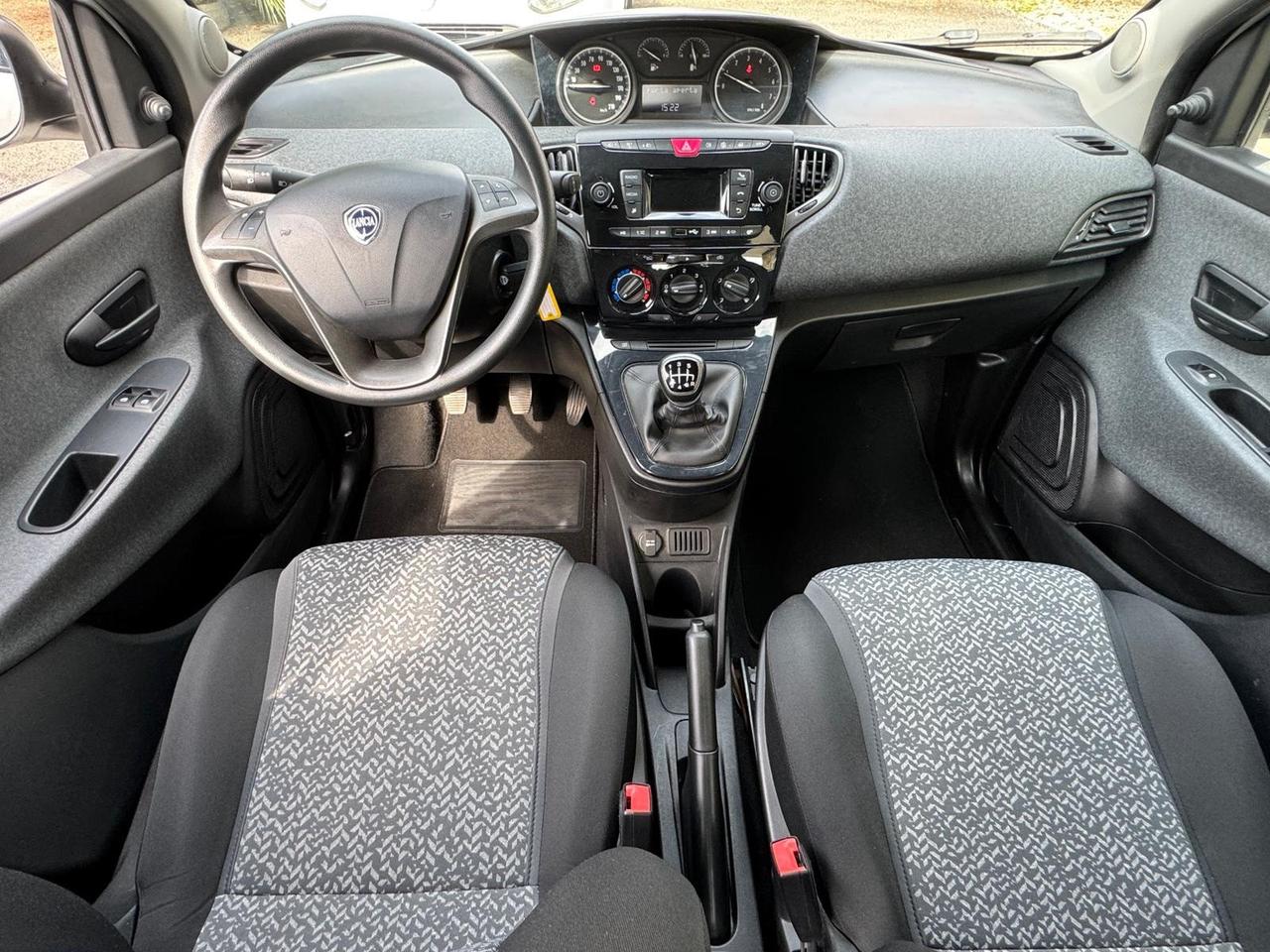 Lancia Ypsilon Hybrid ecochic 1.0 70cv benz-elettrica