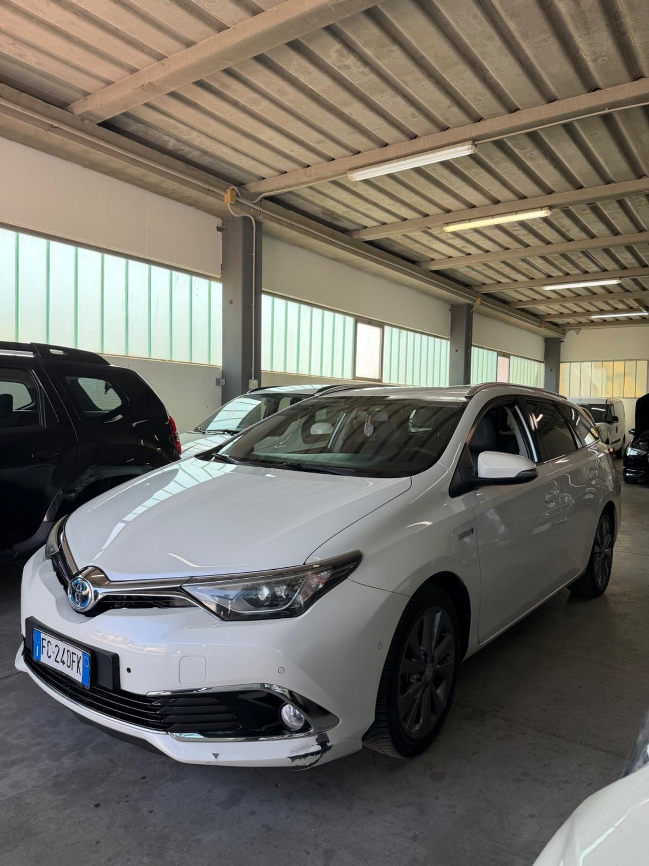 Toyota Auris Touring Sports 1.8 Hybrid Lounge