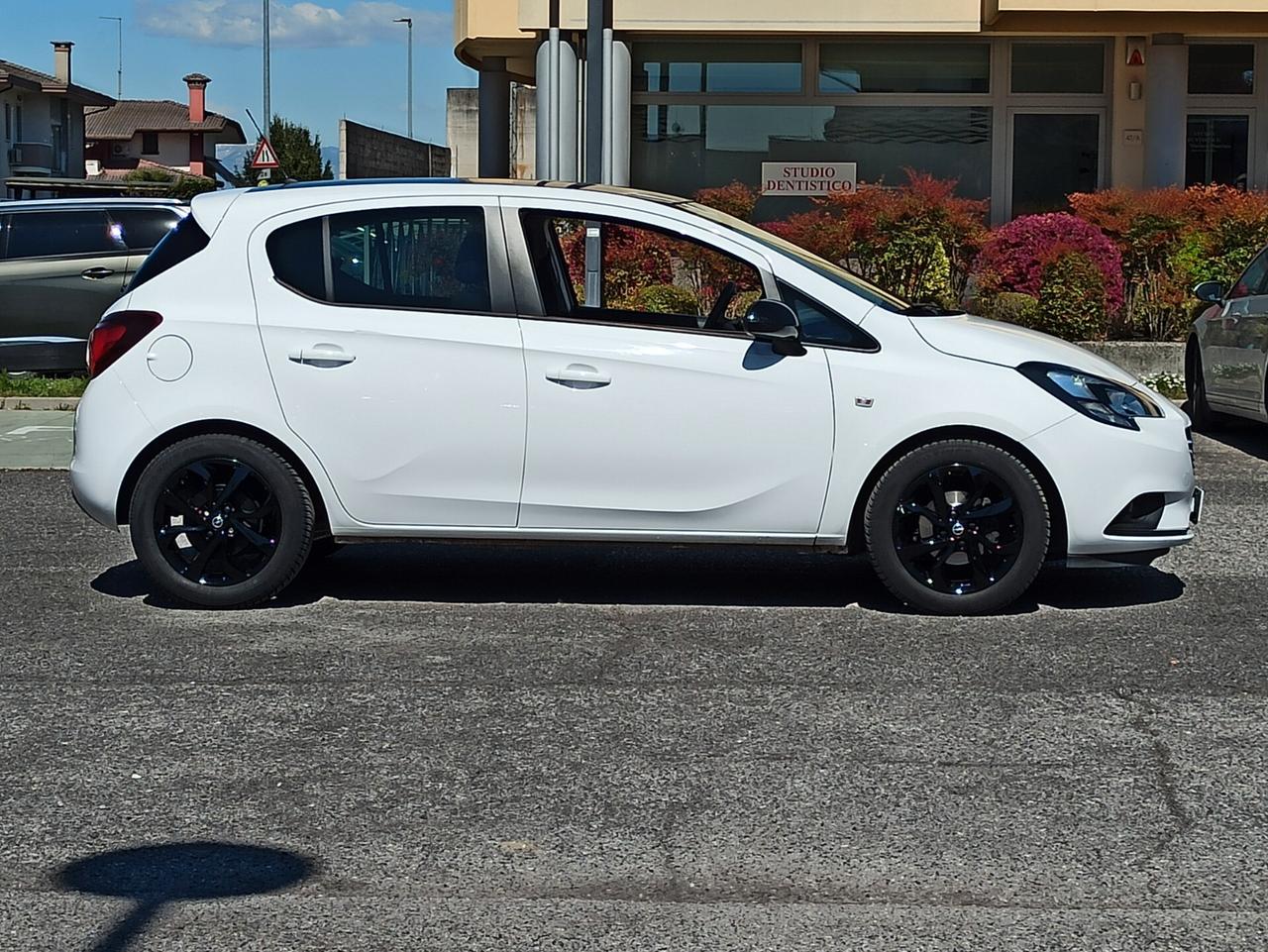 Opel Corsa 1.4 90CV GPL Tech 5 porte Black Edition