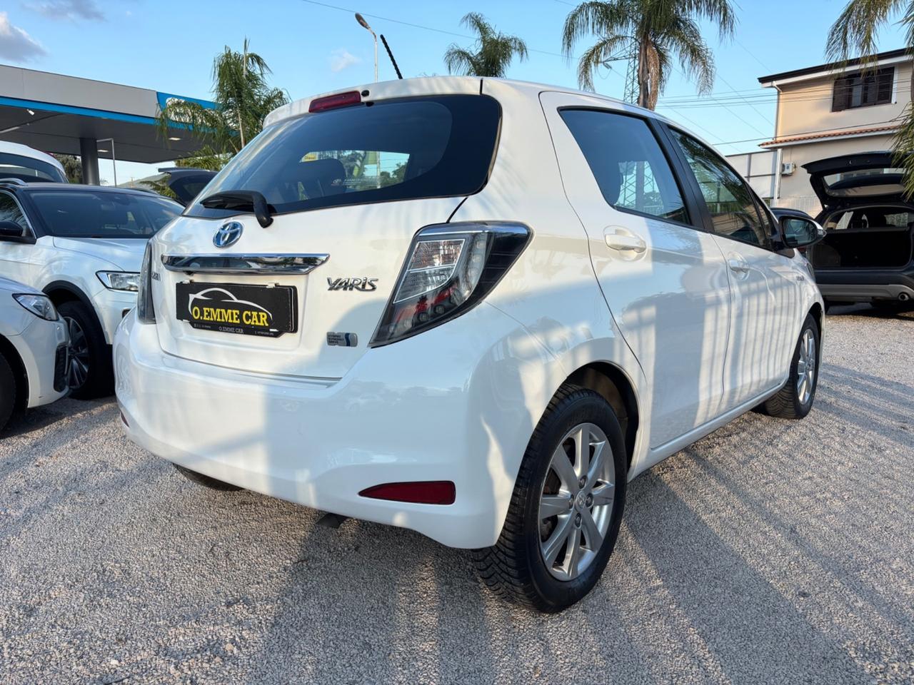 TOYOTA YARIS HYBRISD 1.5 75CV AUTOMATICA FULL OPT