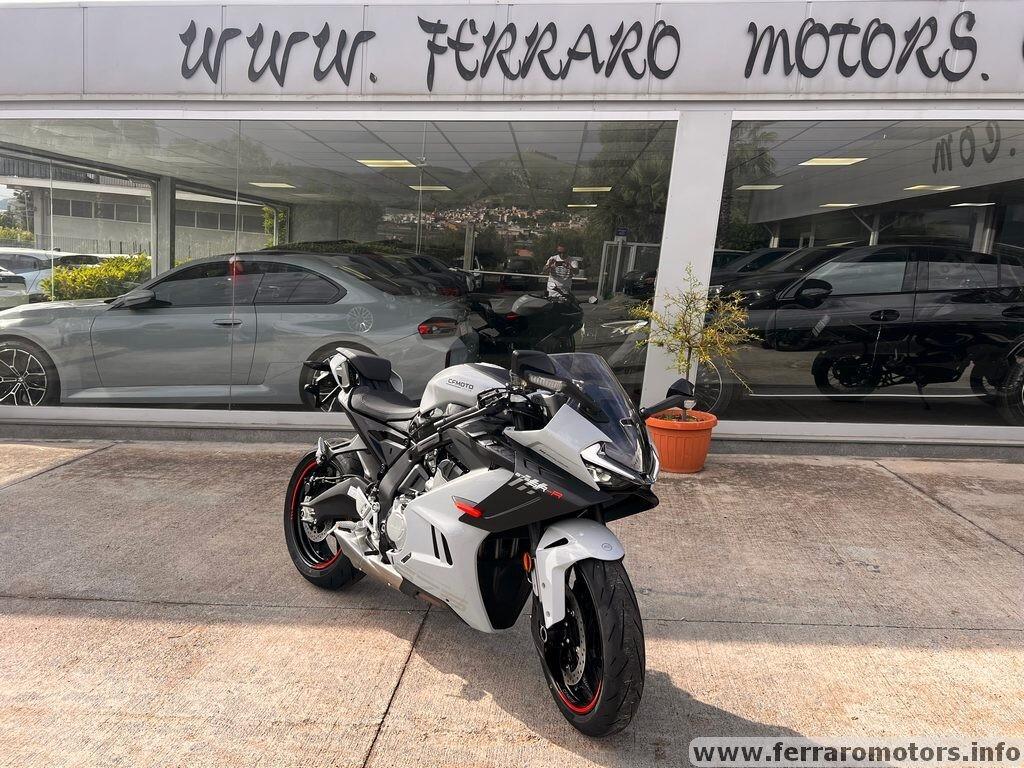 Cf Moto 675 sr-r piccolo mostriciattolo a 75 euro al mese senza anticipo