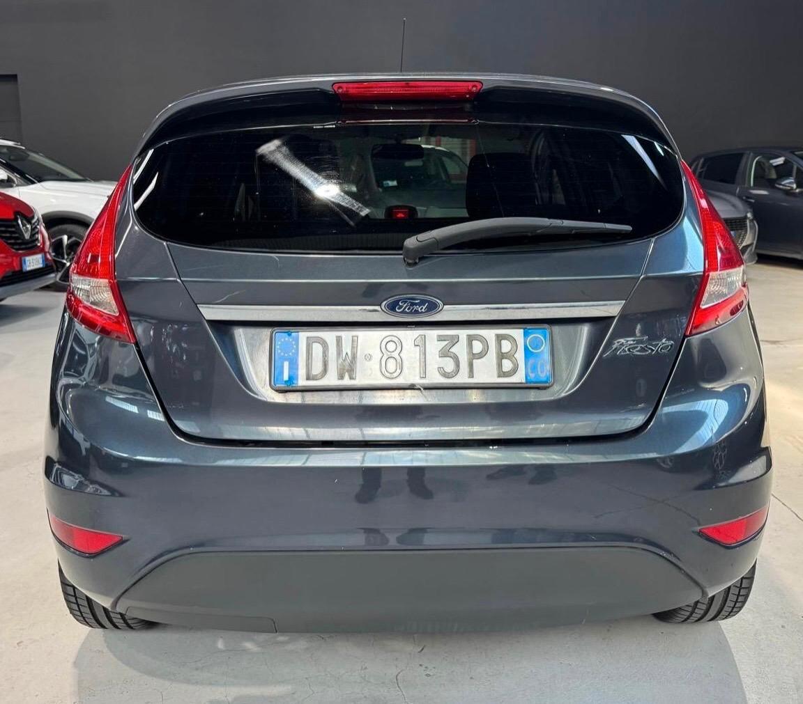 Ford Fiesta Titanium benzina Neopatentati