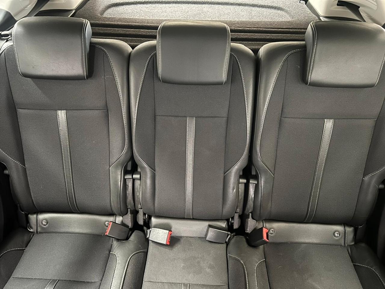 Ford C-Max allestimento (Titanium X)
