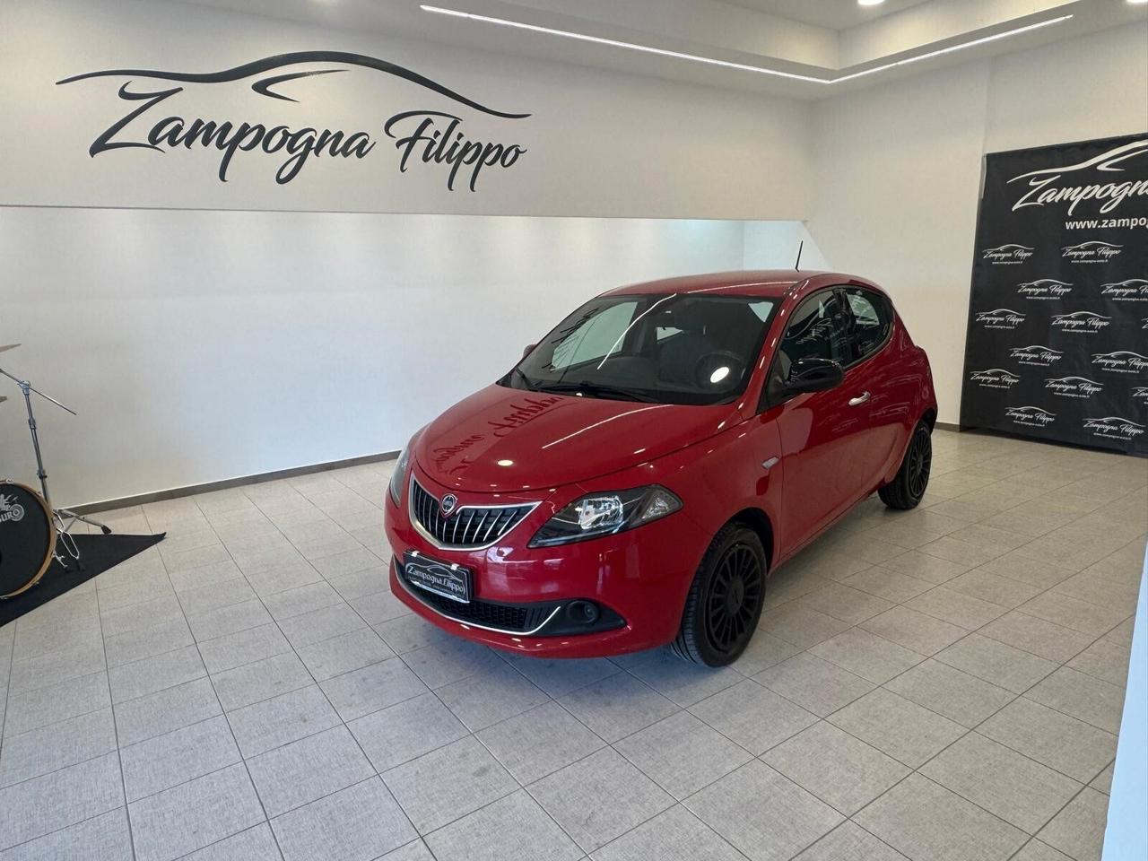 Lancia Ypsilon 1.0 Hybrid Silver 75000km