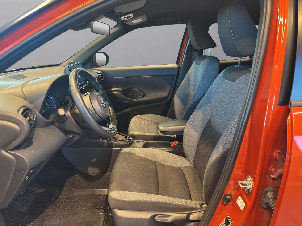 Toyota Yaris Cross 1.5h Orange Edition fwd 116cv