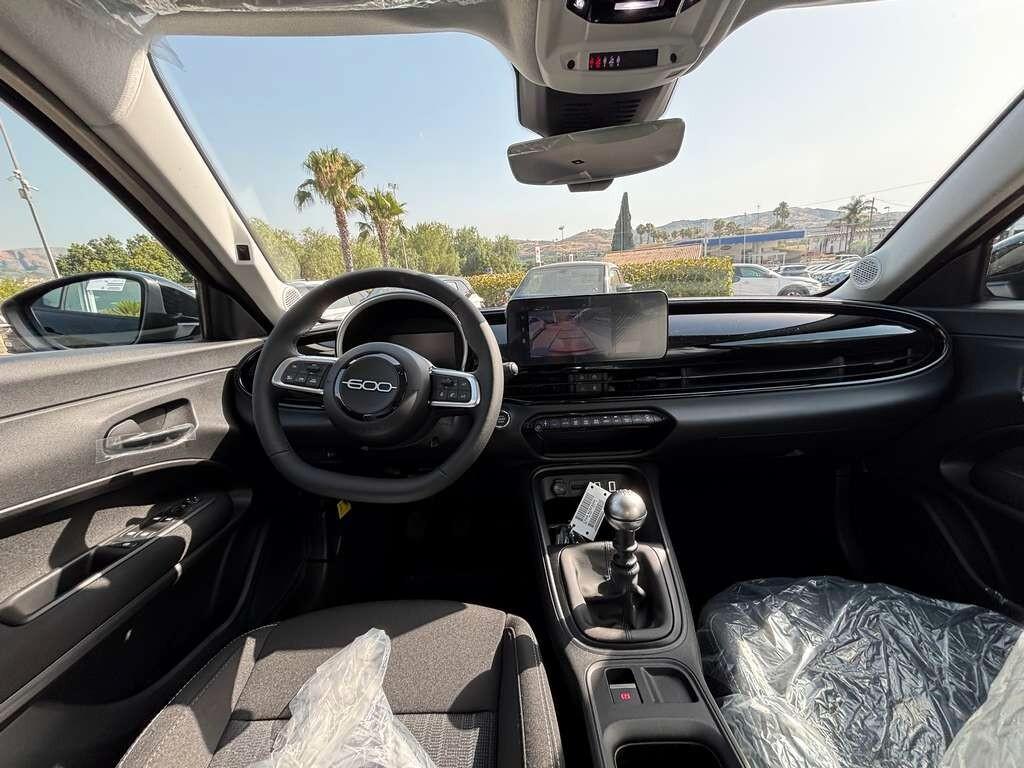 Fiat 600 Hybrid 110 CV DCT Icon Benzina / KM 0 IVA ESPOSTA Tua a solo 209 Euro al mese