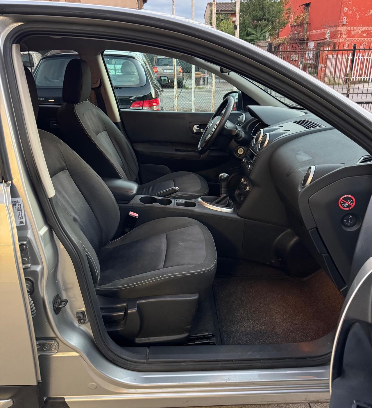 Nissan Qashqai 1.6- Adatta ai Neopatentati-Garanzia 12mesi
