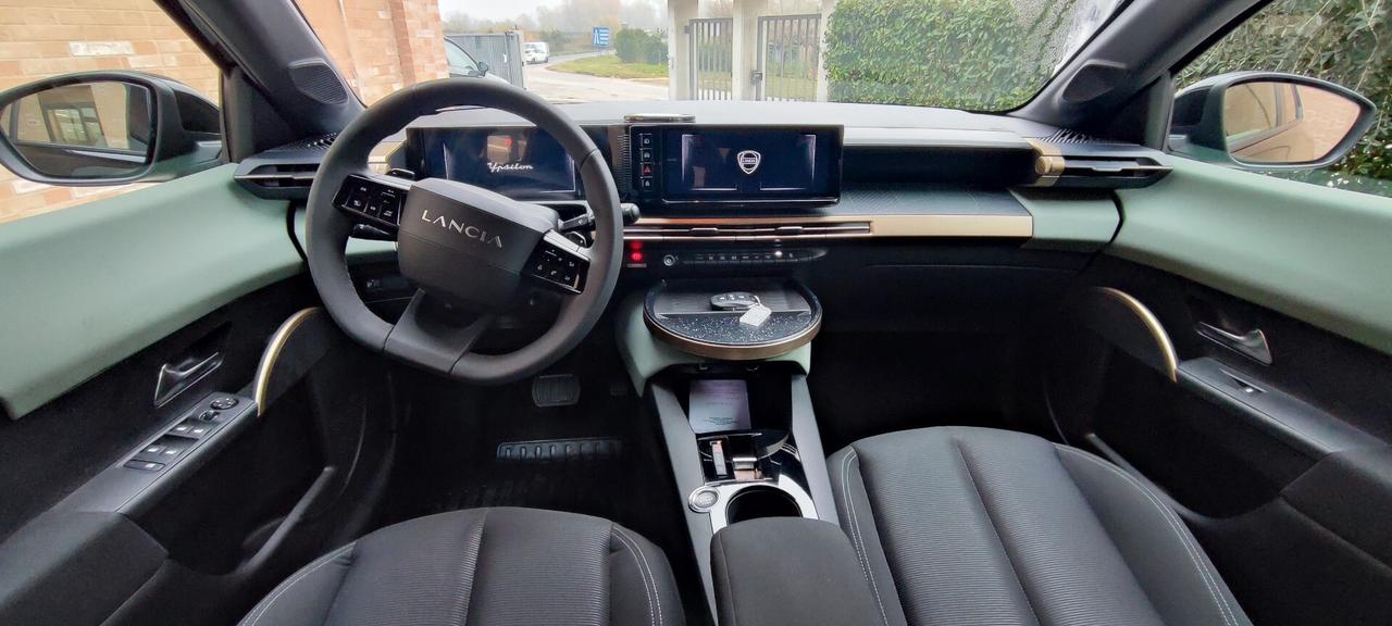 Lancia Ypsilon Hybrid e-DCT LX