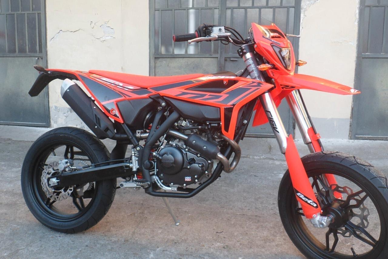 BETA RR 125 MOTARD NUOVO 2026 EURO 5 PLUS