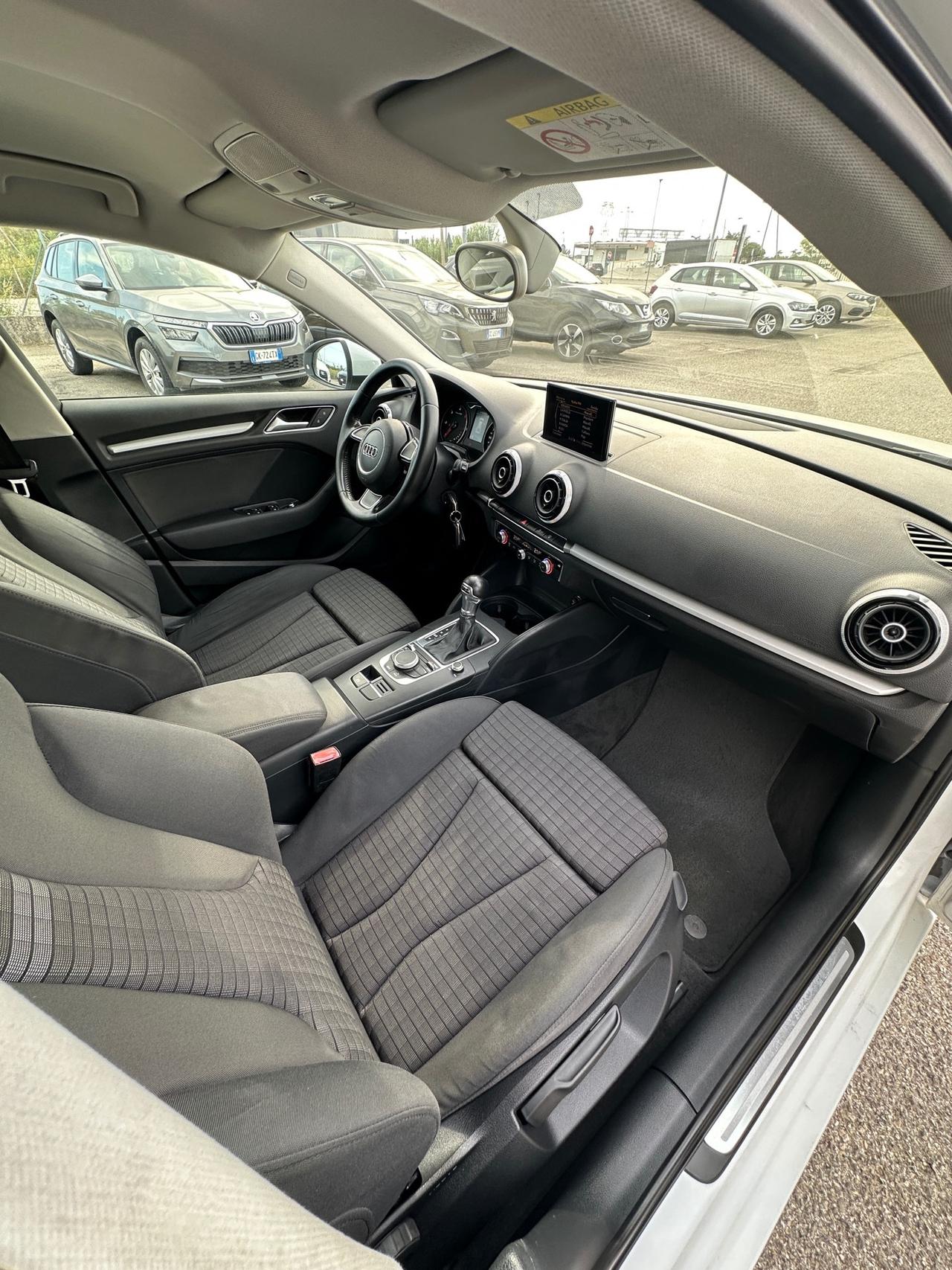 Audi A3 1.6 TDI clean diesel S tronic Ambiente - 2015