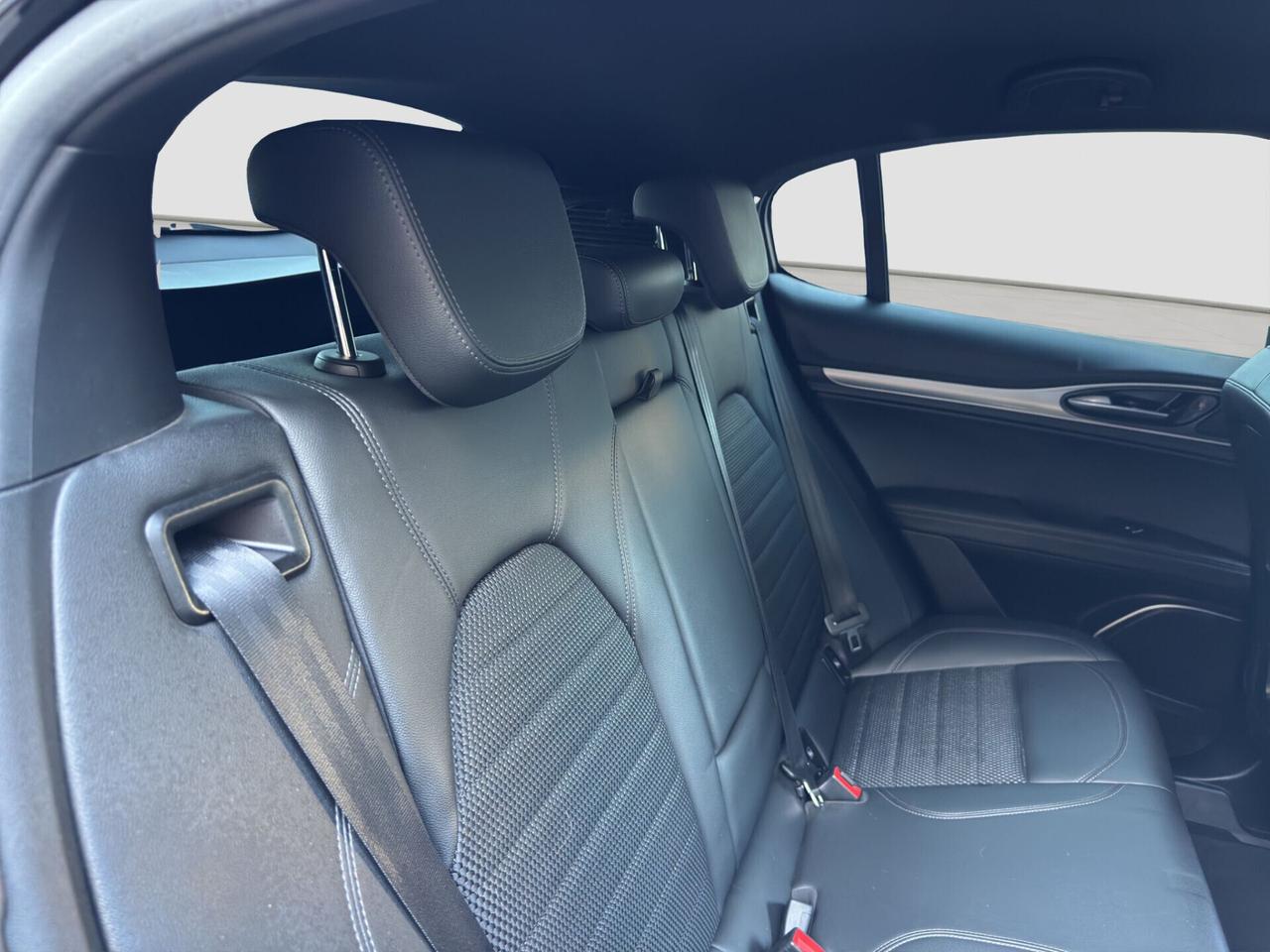 Alfa Romeo Stelvio 2.2 Sprint 190cv Q4 2022