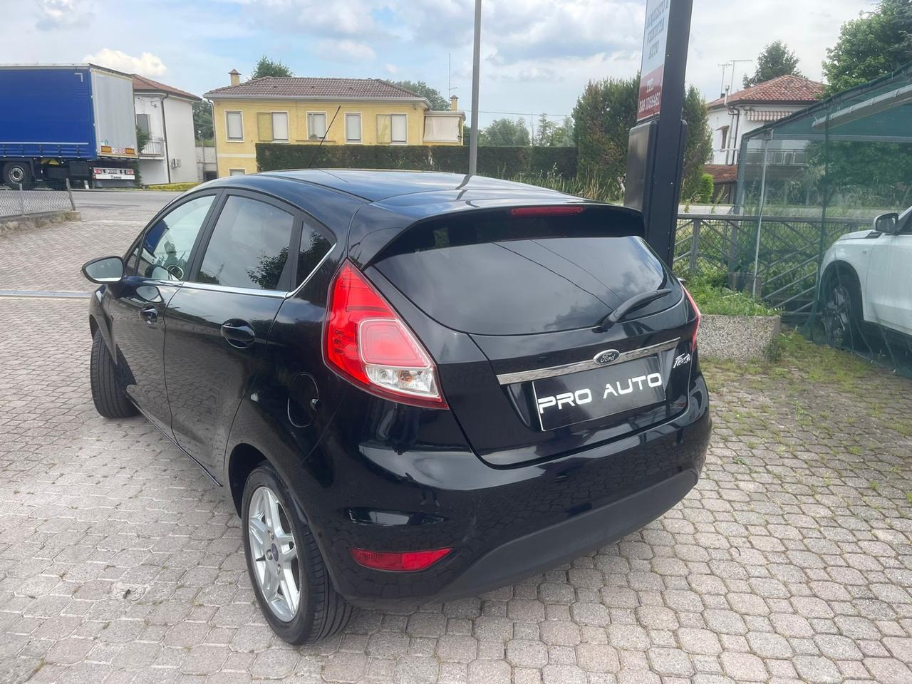 Ford Fiesta 1.4 5p. Bz.- GPL Titanium