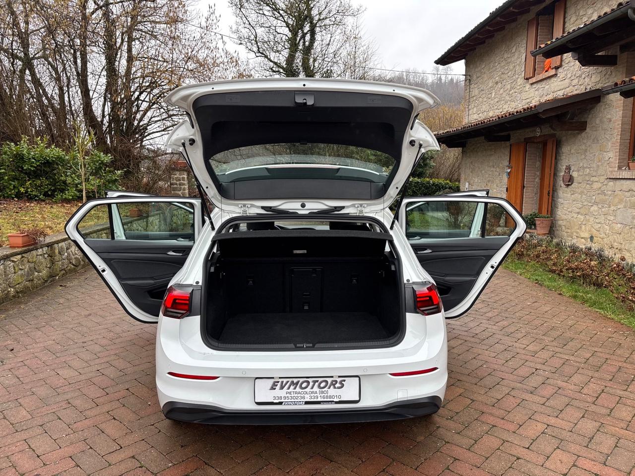 Volkswagen Golf 1.0 TSI EVO Life 7 ANNI DI GARANZIA
