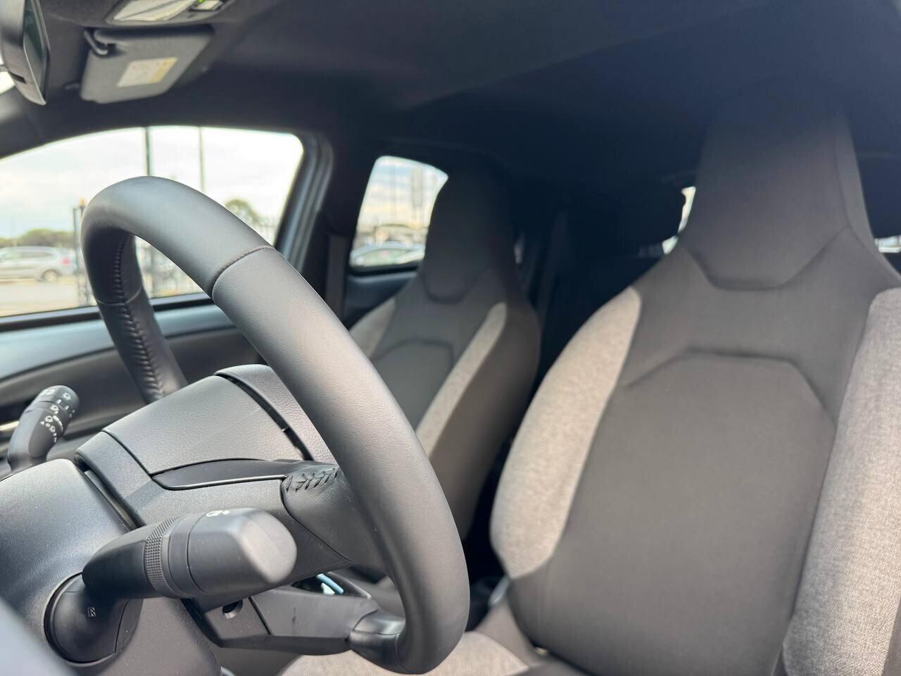 Toyota Aygo X CROSS 1.0 ACTIVE LOOK | GAMMA IN PRONTA CONSEGNA