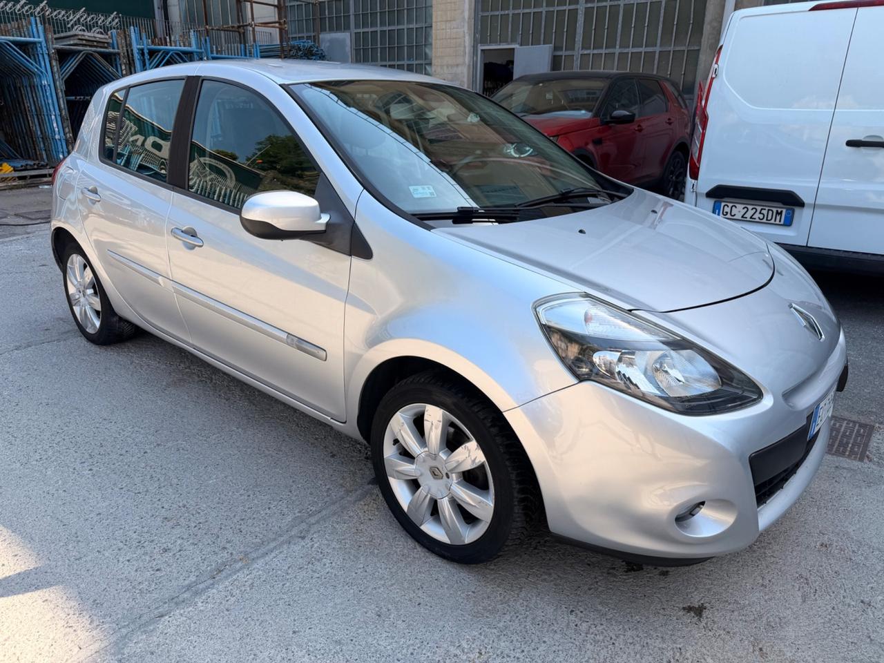 RENAULT CLIO 1.2 NEOPATENTATI KM 70 MILA !!!