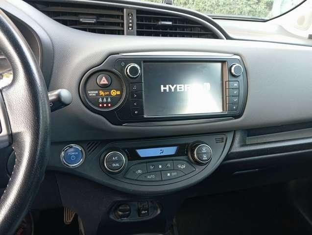 Toyota Yaris Yaris III 2015 5p 1.5h Cool my16