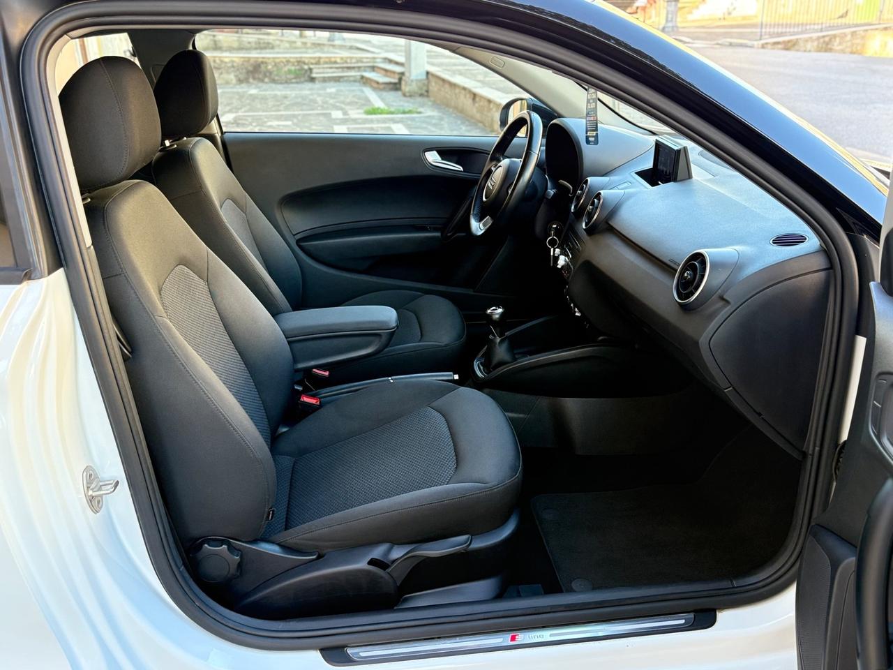 Audi A1 1.4 TDI 90 CV PERLATA S-LINE FULL/LED