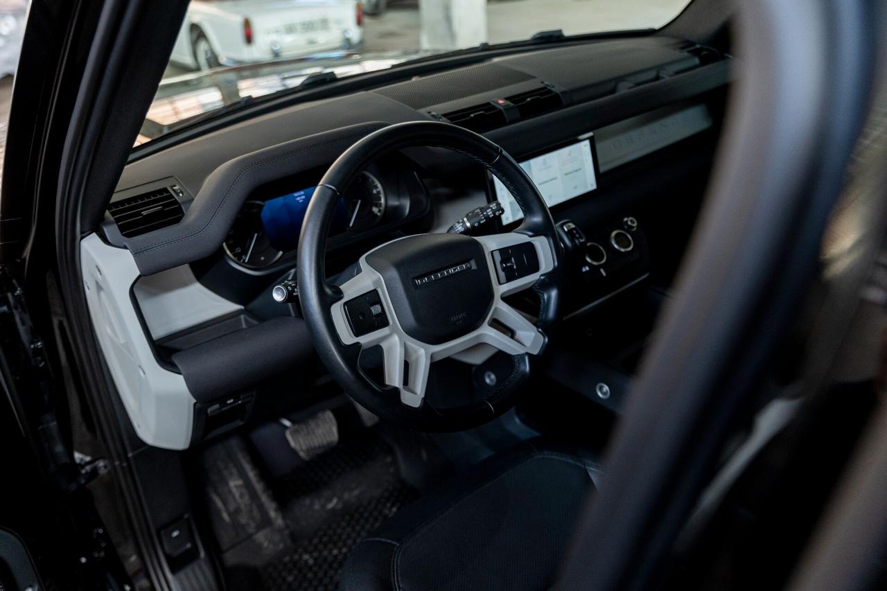 Land Rover Defender 110 3.0D I6 300 CV AWD Auto X-Dynamic S