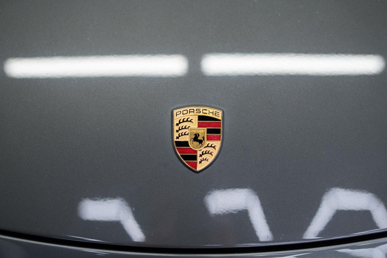 Porsche 911 Carrera 4 Cabriolet