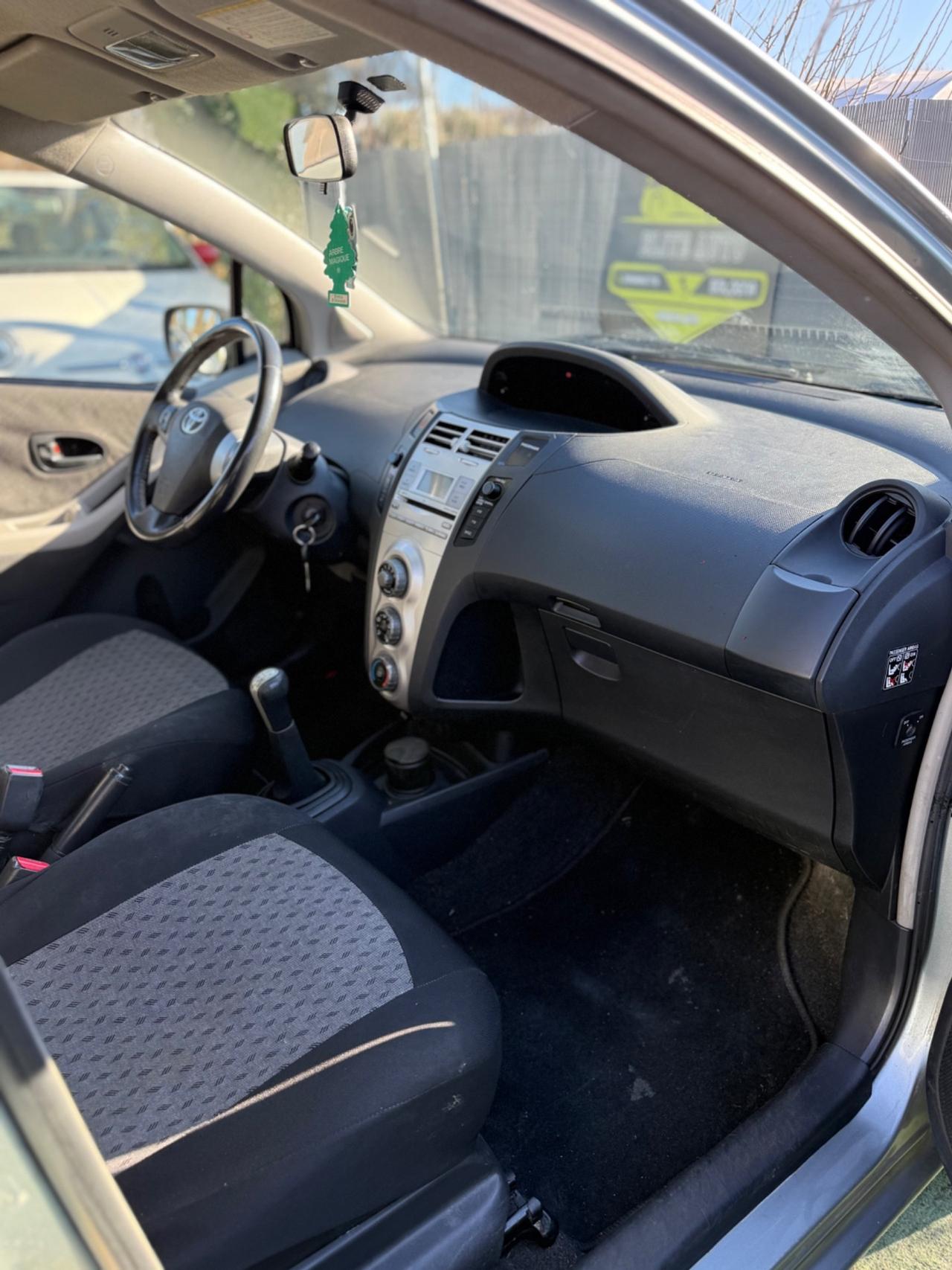 Toyota YARIS 1.0 BENZINA SOL NEOPATENTATI 5 PORTE