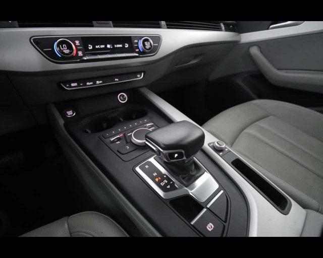 AUDI A4 Avant 30 TDI S tronic Business