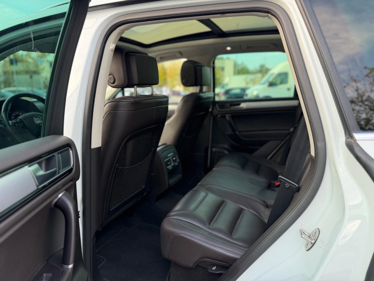 Volkswagen Touareg 3.0 TDI 262 CV *PREZZO REALE*pelle*Automatik*Tetto*Pelle