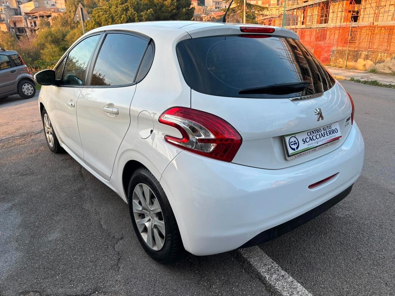 Peugeot 208 1.4 HDi 68 CV 5 porte Business