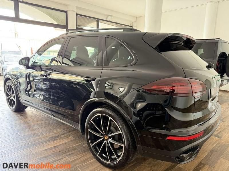 Porsche Cayenne 3.0 Diesel Pure green Platinum Edition