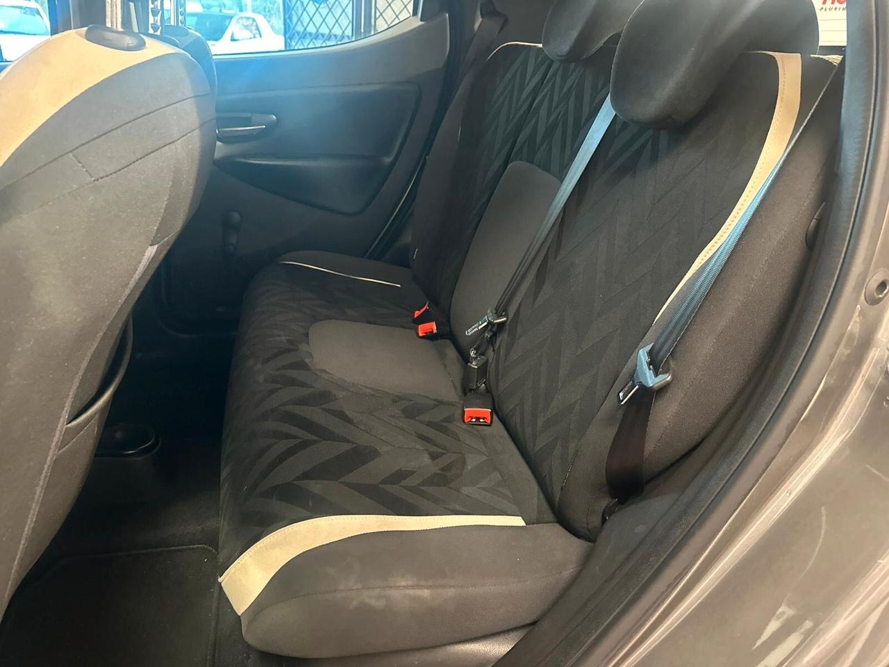 Lancia Ypsilon 1.2 69 CV 5 porte Platinum