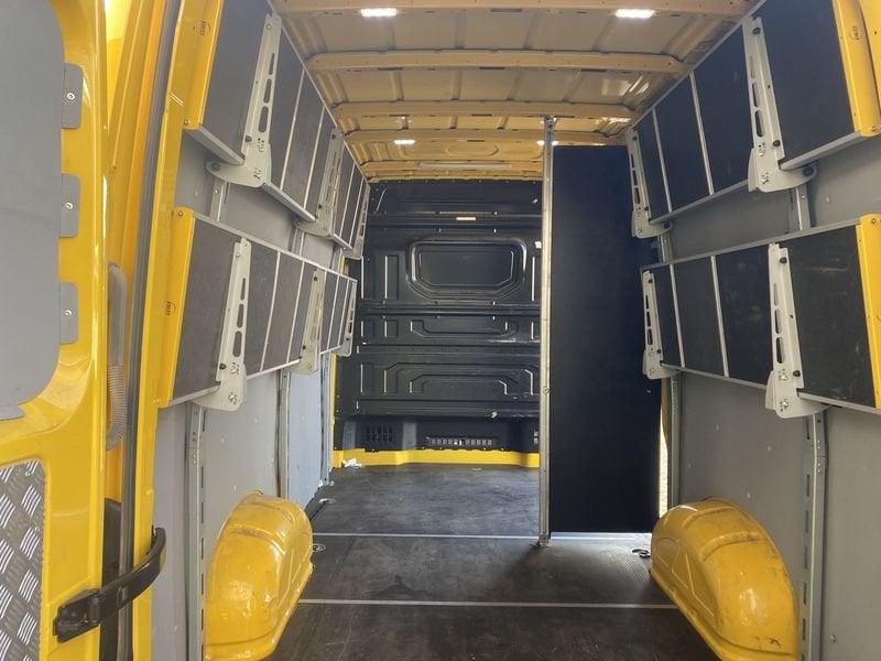 Volkswagen Crafter Crafter 30 2.0 TDI 140CV PM-TA Furgone Logistic