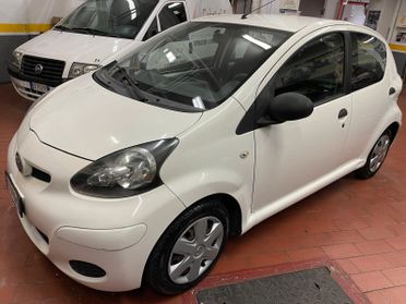 Toyota Aygo 1.0 12V VVT-i 5 porte Sol Connect