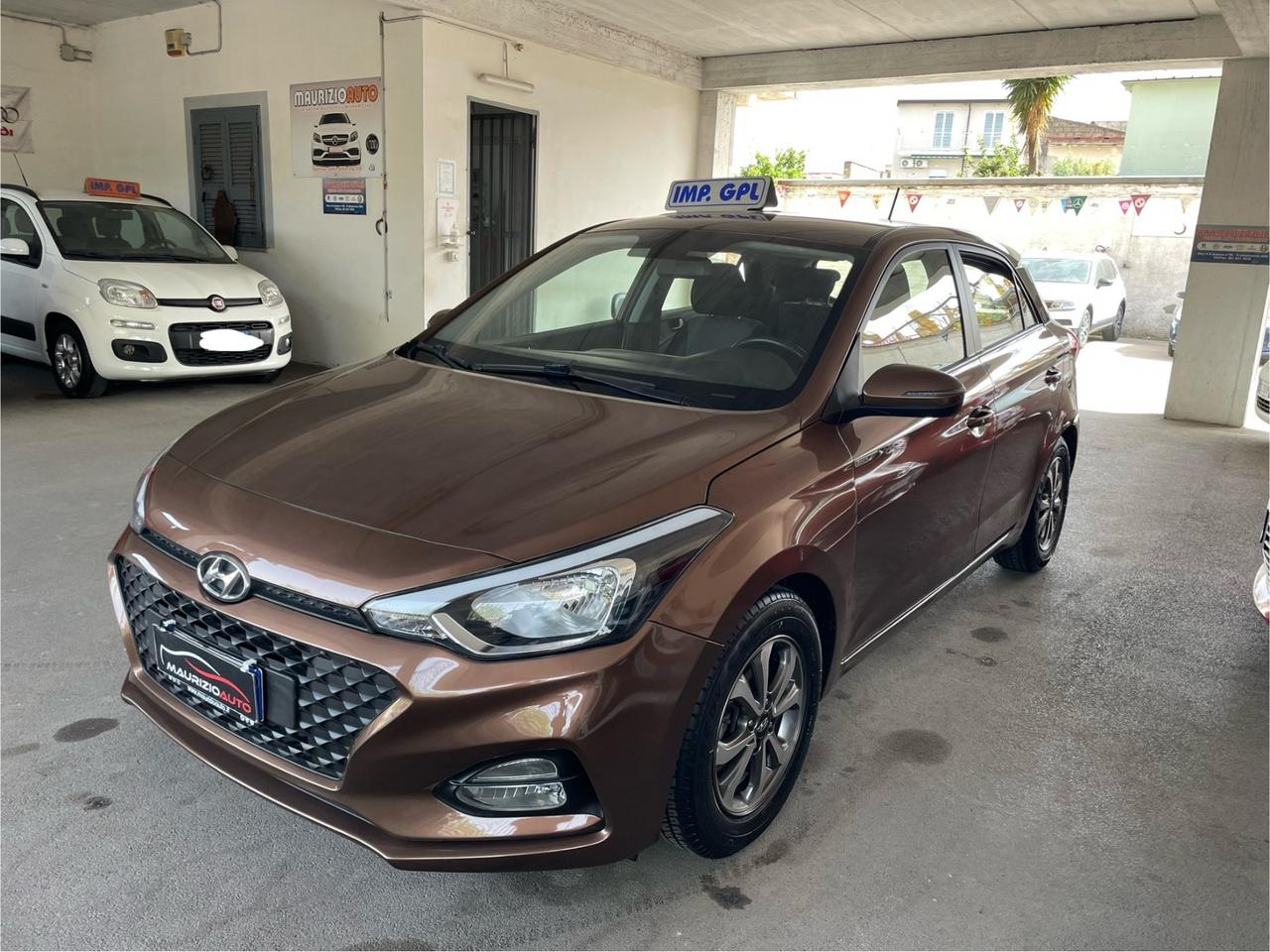 HYUNDAI I-20 GPL DI SERIE SPORT NAV RETROCAMERA ECC