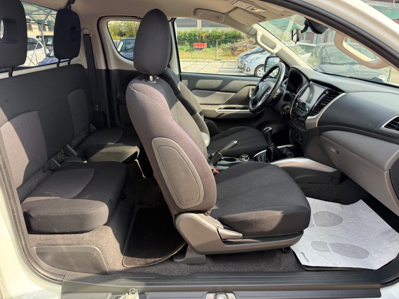 Mitsubishi L200 2.4 DI-D/181CV Club Cab Intense Hp Mivec SDA